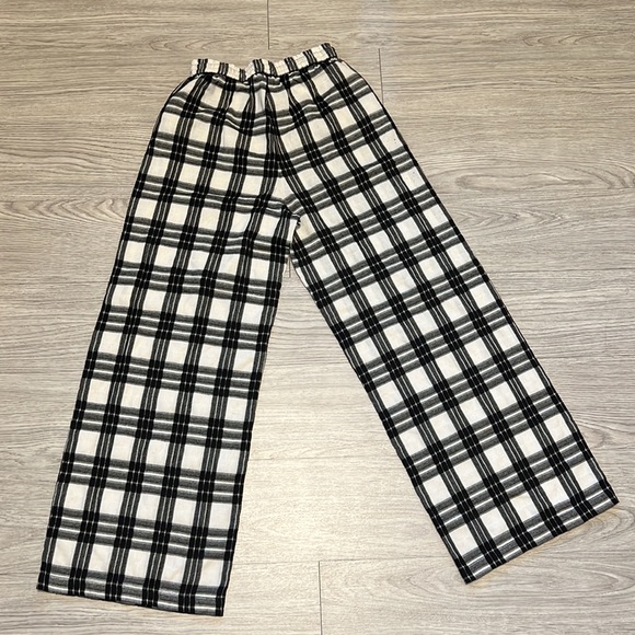Black and White Plaid Pant with great quality! It won’t shrink after washing. - Picture 2 of 2